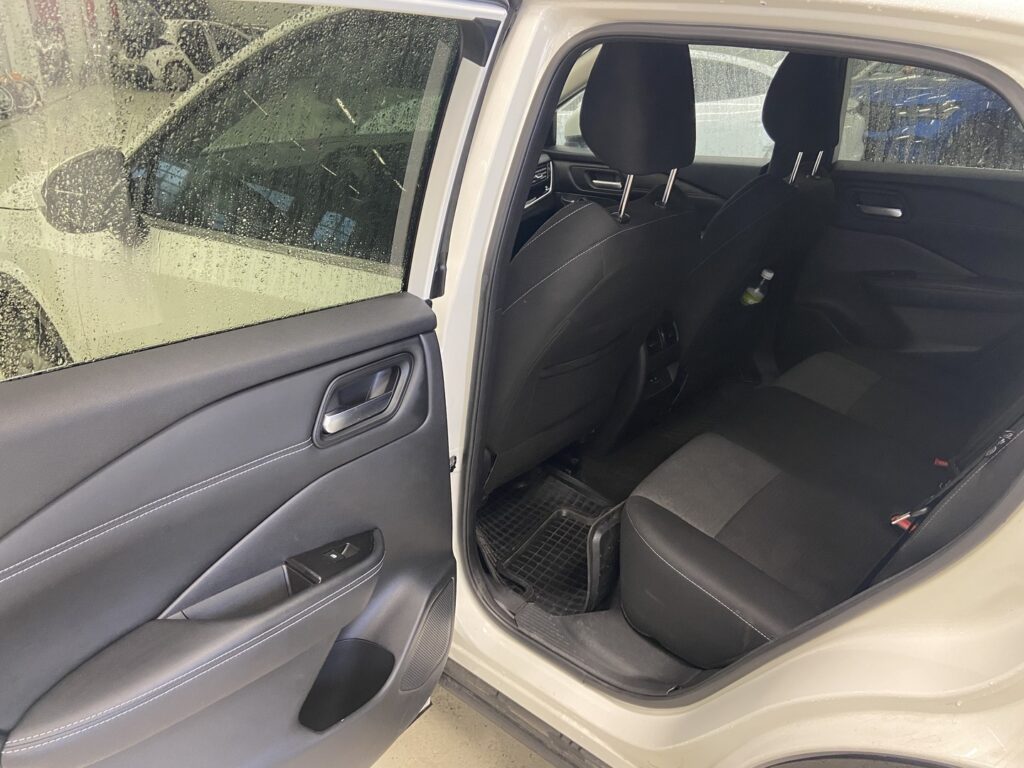 Nissan - Qashqai - MHEV 158 Xtronic 2WD N-Connecta Comfort pack Nissan - Qashqai - MHEV 158 Xtronic 2WD N-Connecta Comfort pack - Maastoauto