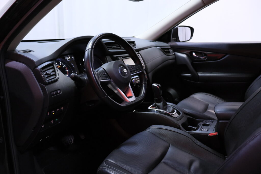 Nissan - X-Trail - DIG-T 160 Tekna 2WD DCT 5 seats Nissan - X-Trail - DIG-T 160 Tekna 2WD DCT 5 seats - Maastoauto