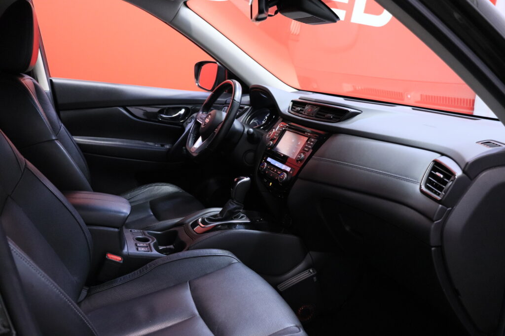 Nissan - X-Trail - DIG-T 160 Tekna 2WD DCT 5 seats Nissan - X-Trail - DIG-T 160 Tekna 2WD DCT 5 seats - Maastoauto