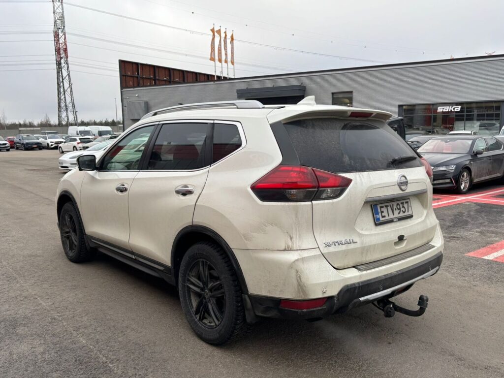 Nissan - X-Trail - dCi 130 Acenta 2WD Xtronic / FACELIFT / Nahat / 360° / Koukku / KeylessGO / VARUSTELTU !! Nissan - X-Trail - dCi 130 Acenta 2WD Xtronic / FACELIFT / Nahat / 360° / Koukku / KeylessGO / VARUSTELTU !! - Maastoauto
