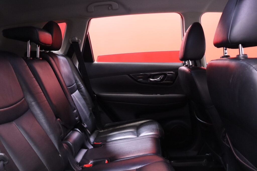 Nissan - X-Trail - dCi 130 Acenta 2WD Xtronic / FACELIFT / Nahat / 360° / Koukku / KeylessGO / VARUSTELTU !! Nissan - X-Trail - dCi 130 Acenta 2WD Xtronic / FACELIFT / Nahat / 360° / Koukku / KeylessGO / VARUSTELTU !! - Maastoauto