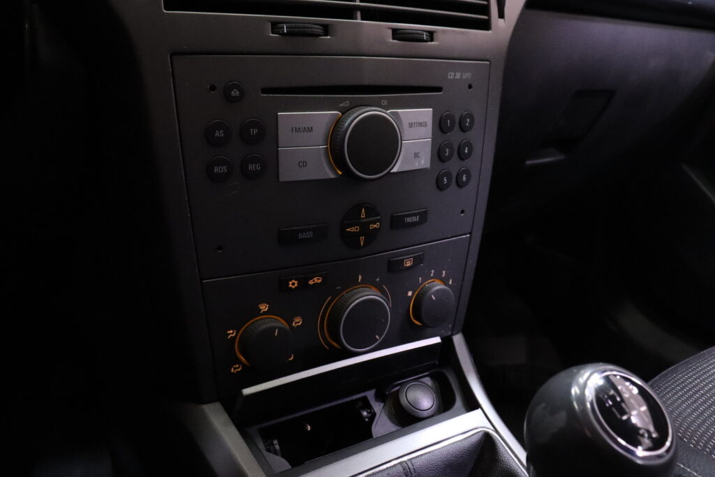 tuotekuva-Opel-Astra-VUG-756-2026-03-18-173605-16 tuotekuva-Opel-Astra-VUG-756-2026-03-18-173605-16