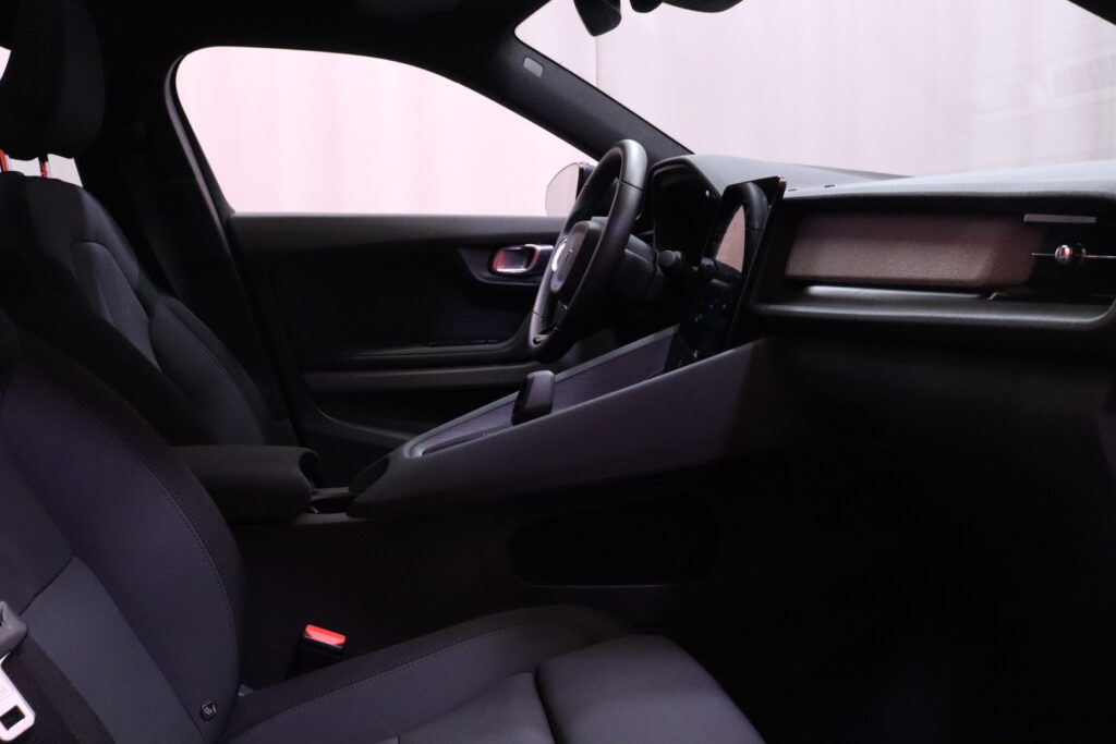 tuotekuva-Polestar-2-MRA-659-2026-03-12-170005-15 tuotekuva-Polestar-2-MRA-659-2026-03-12-170005-15