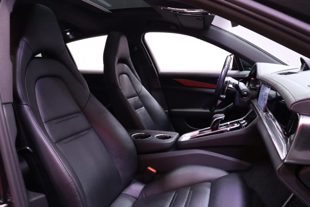 Porsche - Panamera - 4 E-Hybrid // Sport Chrono / PASM / Bose Premium / Panoraama / 360° kamera / Muistinahat // Porsche - Panamera - 4 E-Hybrid // Sport Chrono / PASM / Bose Premium / Panoraama / 360° kamera / Muistinahat // - Sedan