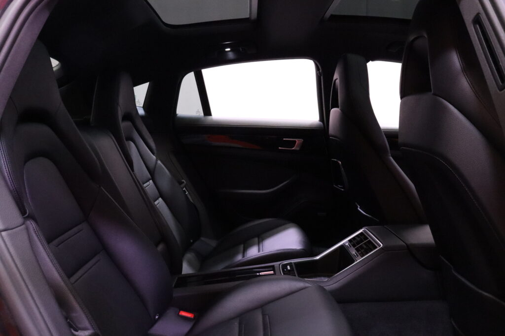 Porsche - Panamera - 4 E-Hybrid // Sport Chrono / PASM / Bose Premium / Panoraama / 360° kamera / Muistinahat // Porsche - Panamera - 4 E-Hybrid // Sport Chrono / PASM / Bose Premium / Panoraama / 360° kamera / Muistinahat // - Sedan