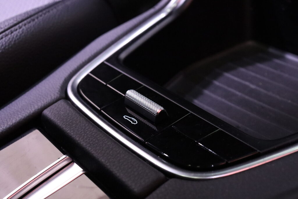 Porsche - Panamera - 4 E-Hybrid // Sport Chrono / PASM / Bose Premium / Panoraama / 360° kamera / Muistinahat // Porsche - Panamera - 4 E-Hybrid // Sport Chrono / PASM / Bose Premium / Panoraama / 360° kamera / Muistinahat // - Sedan