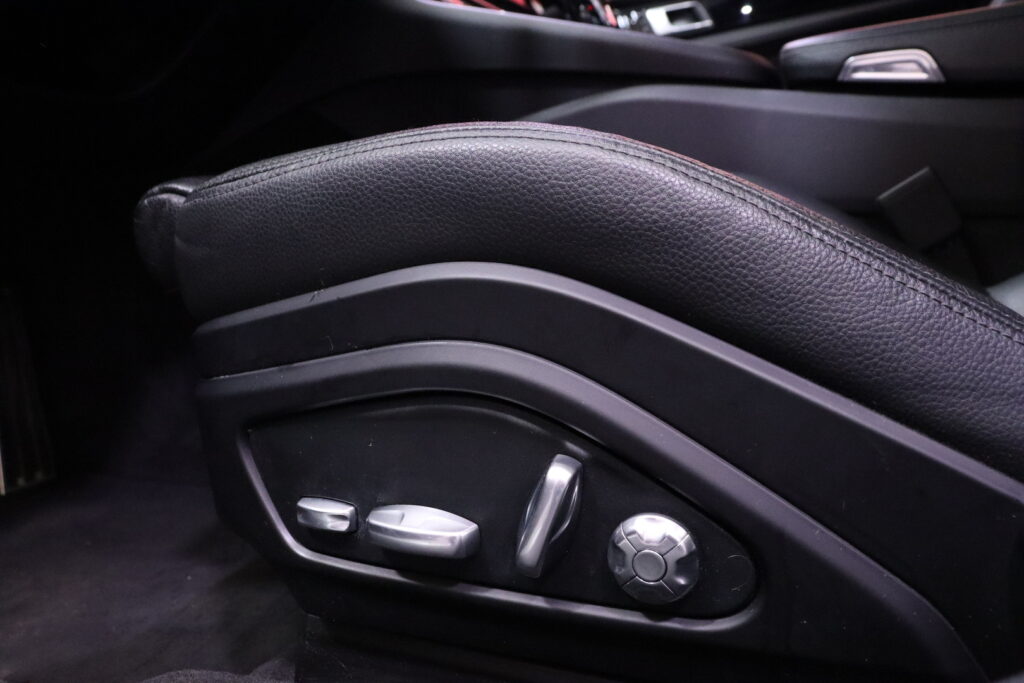 tuotekuva-Porsche-Panamera-ESC-835-2026-03-19-154505-17 tuotekuva-Porsche-Panamera-ESC-835-2026-03-19-154505-17