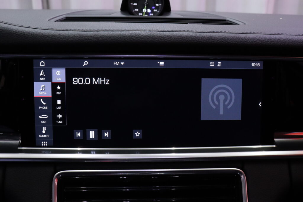 tuotekuva-Porsche-Panamera-ESC-835-2026-03-19-154505-30 tuotekuva-Porsche-Panamera-ESC-835-2026-03-19-154505-30