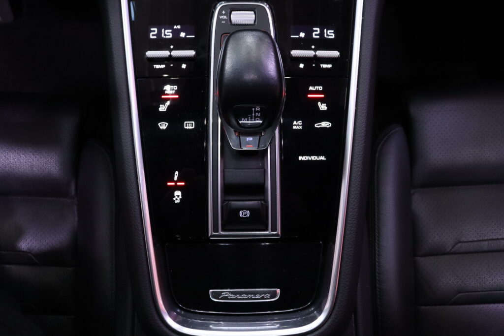 tuotekuva-Porsche-Panamera-ESC-835-2026-03-19-154505-36 tuotekuva-Porsche-Panamera-ESC-835-2026-03-19-154505-36