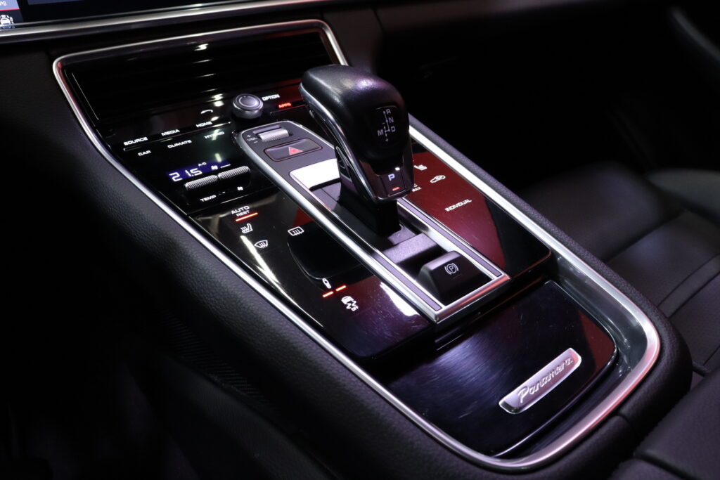 tuotekuva-Porsche-Panamera-ESC-835-2026-03-19-154505-37 tuotekuva-Porsche-Panamera-ESC-835-2026-03-19-154505-37