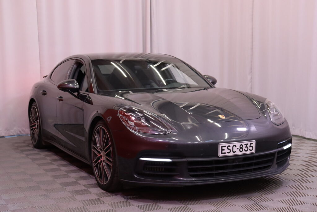 Porsche - Panamera - 4 E-Hybrid // Sport Chrono / PASM / Bose Premium / Panoraama / 360° kamera / Muistinahat // Porsche - Panamera - 4 E-Hybrid // Sport Chrono / PASM / Bose Premium / Panoraama / 360° kamera / Muistinahat // - Sedan