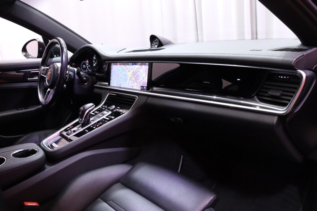 Porsche - Panamera - 4 E-Hybrid // Sport Chrono / PASM / Bose Premium / Panoraama / 360° kamera / Muistinahat // Porsche - Panamera - 4 E-Hybrid // Sport Chrono / PASM / Bose Premium / Panoraama / 360° kamera / Muistinahat // - Sedan