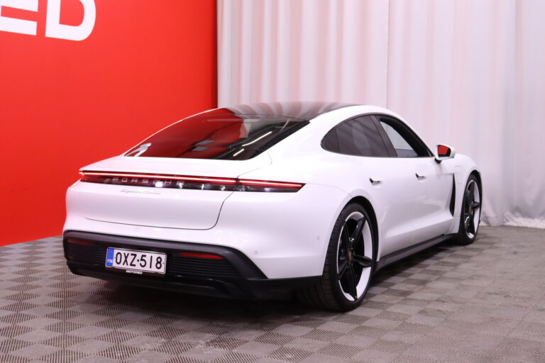 Porsche - Taycan - Turbo 680hv / Mission E-Vanteet / Burmester / Hierovat etuistuimet // - Sedan