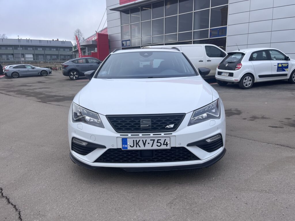 Seat - Leon ST - 2,0 TSI 300 4DRIVE Cupra DSG // ACC / Panorama / Beats / Kamera / LED // Seat - Leon ST - 2,0 TSI 300 4DRIVE Cupra DSG // ACC / Panorama / Beats / Kamera / LED // - Farmari