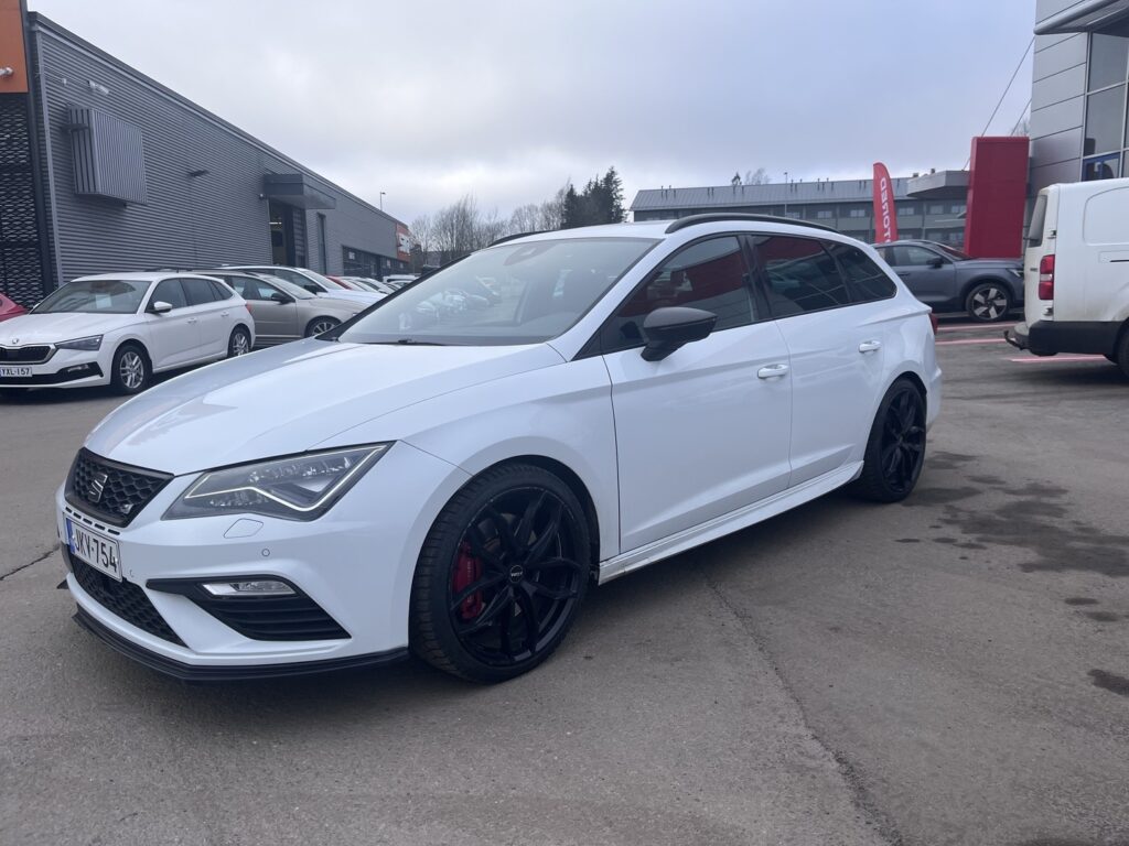 Seat - Leon ST - 2,0 TSI 300 4DRIVE Cupra DSG // ACC / Panorama / Beats / Kamera / LED // Seat - Leon ST - 2,0 TSI 300 4DRIVE Cupra DSG // ACC / Panorama / Beats / Kamera / LED // - Farmari