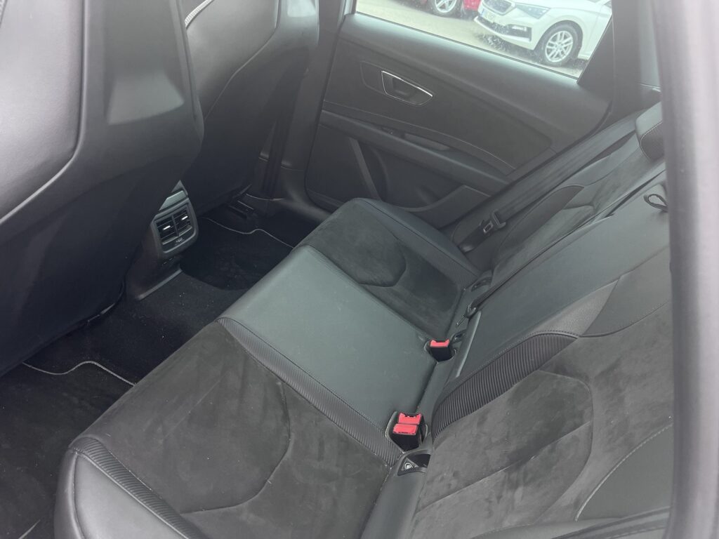 Seat - Leon ST - 2,0 TSI 300 4DRIVE Cupra DSG // ACC / Panorama / Beats / Kamera / LED // Seat - Leon ST - 2,0 TSI 300 4DRIVE Cupra DSG // ACC / Panorama / Beats / Kamera / LED // - Farmari