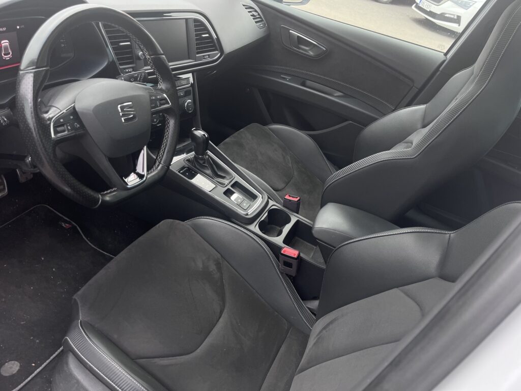 Seat - Leon ST - 2,0 TSI 300 4DRIVE Cupra DSG // ACC / Panorama / Beats / Kamera / LED // Seat - Leon ST - 2,0 TSI 300 4DRIVE Cupra DSG // ACC / Panorama / Beats / Kamera / LED // - Farmari