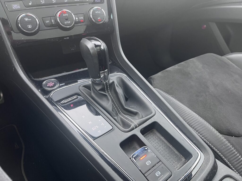 Seat - Leon ST - 2,0 TSI 300 4DRIVE Cupra DSG // ACC / Panorama / Beats / Kamera / LED // Seat - Leon ST - 2,0 TSI 300 4DRIVE Cupra DSG // ACC / Panorama / Beats / Kamera / LED // - Farmari