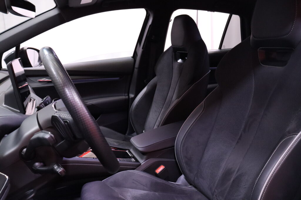 Skoda - Enyaq - 60 SportLine iV / 1.om Suomi-auto / ACC / 360-kamera / Crystal Lighting / Koukku / Sähköpenkki muistilla / Virtual Pedal / Skoda - Enyaq - 60 SportLine iV / 1.om Suomi-auto / ACC / 360-kamera / Crystal Lighting / Koukku / Sähköpenkki muistilla / Virtual Pedal / - Maastoauto