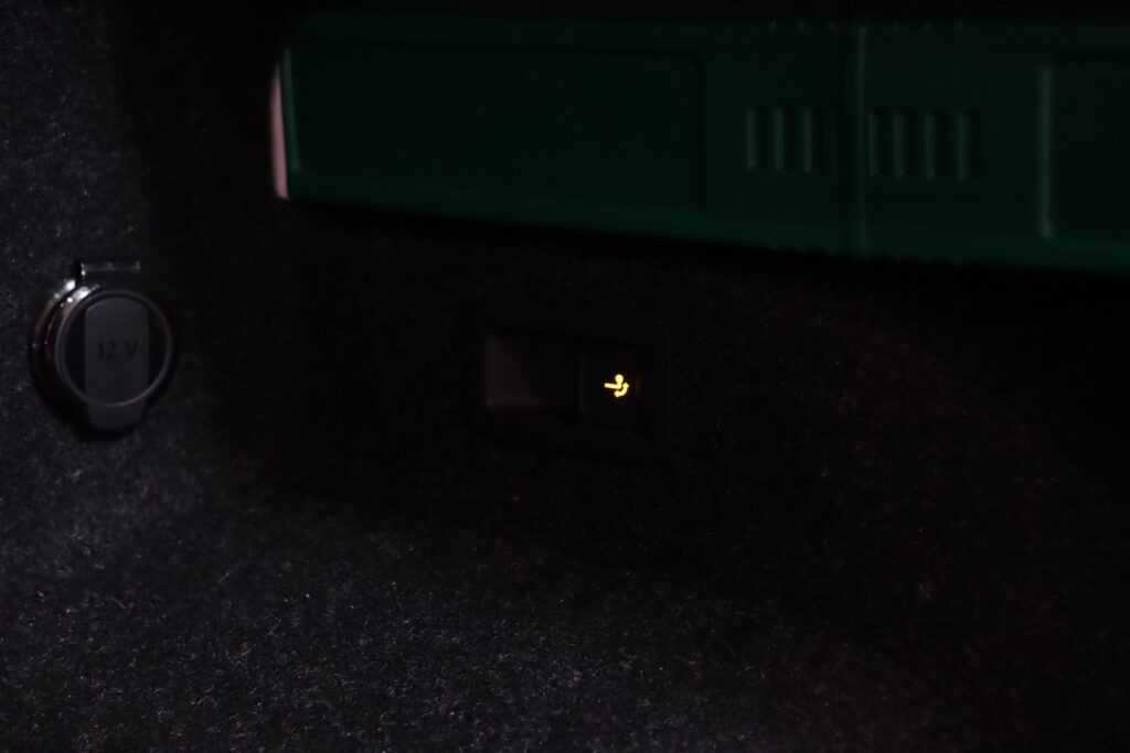 Skoda - Enyaq - 60 SportLine iV / 1.om Suomi-auto / ACC / 360-kamera / Crystal Lighting / Koukku / Sähköpenkki muistilla / Virtual Pedal / Skoda - Enyaq - 60 SportLine iV / 1.om Suomi-auto / ACC / 360-kamera / Crystal Lighting / Koukku / Sähköpenkki muistilla / Virtual Pedal / - Maastoauto