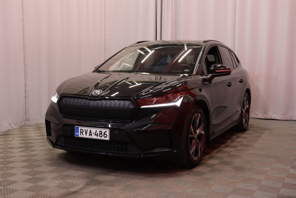 Skoda - Enyaq - 60 SportLine iV / 1.om Suomi-auto / ACC / 360-kamera / Crystal Lighting / Koukku / Sähköpenkki muistilla / Virtual Pedal / Skoda - Enyaq - 60 SportLine iV / 1.om Suomi-auto / ACC / 360-kamera / Crystal Lighting / Koukku / Sähköpenkki muistilla / Virtual Pedal / - Maastoauto