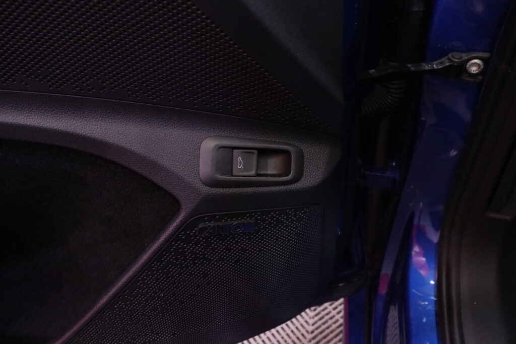 Skoda - Enyaq - 80x 4x4 SportLine iV // Matrix / ACC / DCC / Koukku / Panorama / Canton / 360° / Muistipenkit / Lämpöpumppu Skoda - Enyaq - 80x 4x4 SportLine iV // Matrix / ACC / DCC / Koukku / Panorama / Canton / 360° / Muistipenkit / Lämpöpumppu - Maastoauto