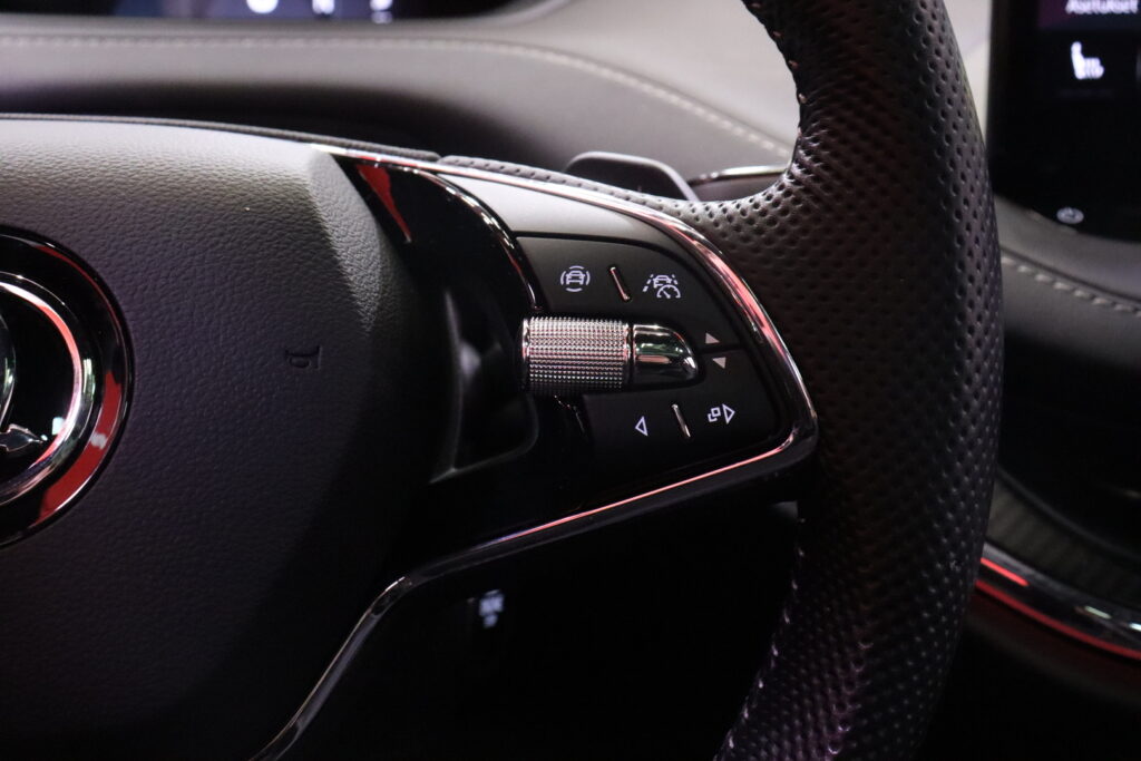 tuotekuva-Skoda-Enyaq-RVC-619-2026-03-03-153604-18 tuotekuva-Skoda-Enyaq-RVC-619-2026-03-03-153604-18