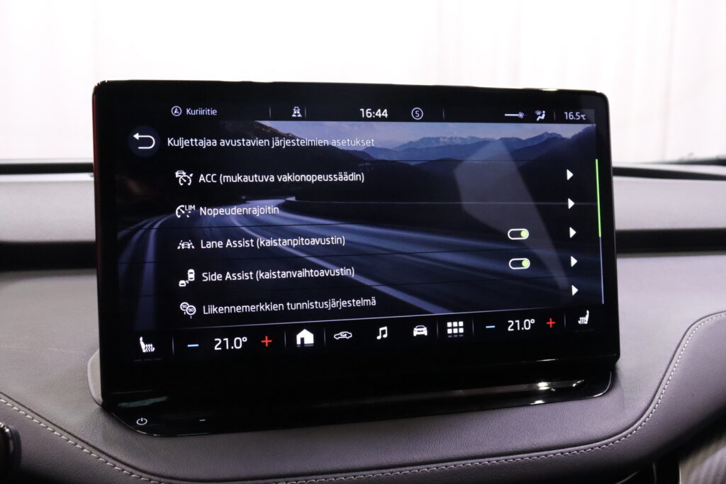 tuotekuva-Skoda-Enyaq-RVC-619-2026-03-03-153604-24 tuotekuva-Skoda-Enyaq-RVC-619-2026-03-03-153604-24