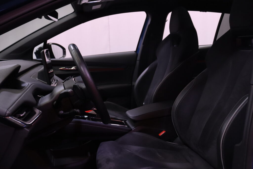 Skoda - Enyaq - 80x 4x4 SportLine iV // Matrix / ACC / DCC / Koukku / Panorama / Canton / 360° / Muistipenkit / Lämpöpumppu Skoda - Enyaq - 80x 4x4 SportLine iV // Matrix / ACC / DCC / Koukku / Panorama / Canton / 360° / Muistipenkit / Lämpöpumppu - Maastoauto