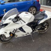Suzuki - GSX - 1300R Hayabusa // Akrapovic / Suomi-pyörä / Huoltokirja / LC / TC / Cruise / Nyt on hieno! // - Moottoripyörä