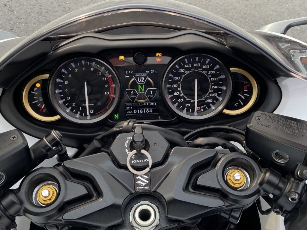 Suzuki - GSX - 1300R Hayabusa // Akrapovic / Suomi-pyörä / Huoltokirja / LC / TC / Cruise / Nyt on hieno! // Suzuki - GSX - 1300R Hayabusa // Akrapovic / Suomi-pyörä / Huoltokirja / LC / TC / Cruise / Nyt on hieno! // - Moottoripyörä