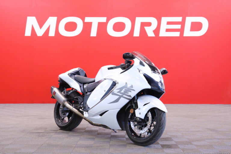 Suzuki - GSX - 1300R Hayabusa // Akrapovic / Suomi-pyörä / Huoltokirja / LC / TC / Cruise / Nyt on hieno! // - Moottoripyörä