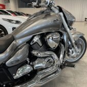 Suzuki - INTRUDER - M1800R // Cobra Putkisto / Huoltokirja / Sissybar // - Moottoripyörä