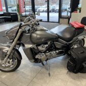 Suzuki - INTRUDER - M1800R // Cobra Putkisto / Huoltokirja / Sissybar // - Moottoripyörä