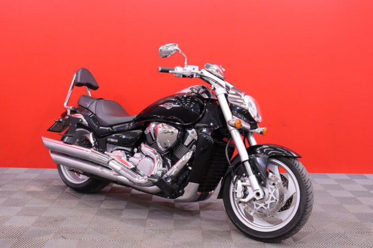 Suzuki - INTRUDER - M1800R // Juuri saapunut / Huoltokirja / Sivulaukut / Sissybar / Suomi-Pyörä // - Moottoripyörä