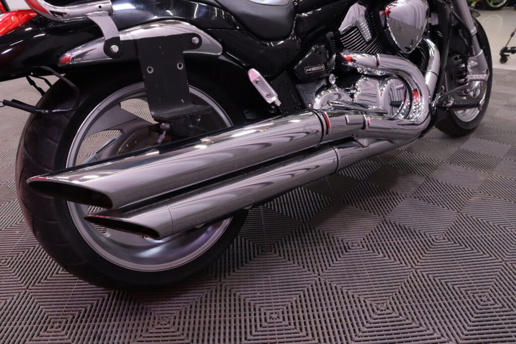 Suzuki - INTRUDER - M1800R // Juuri saapunut / Huoltokirja / Sivulaukut / Sissybar / Suomi-Pyörä // Suzuki - INTRUDER - M1800R // Juuri saapunut / Huoltokirja / Sivulaukut / Sissybar / Suomi-Pyörä // - Moottoripyörä