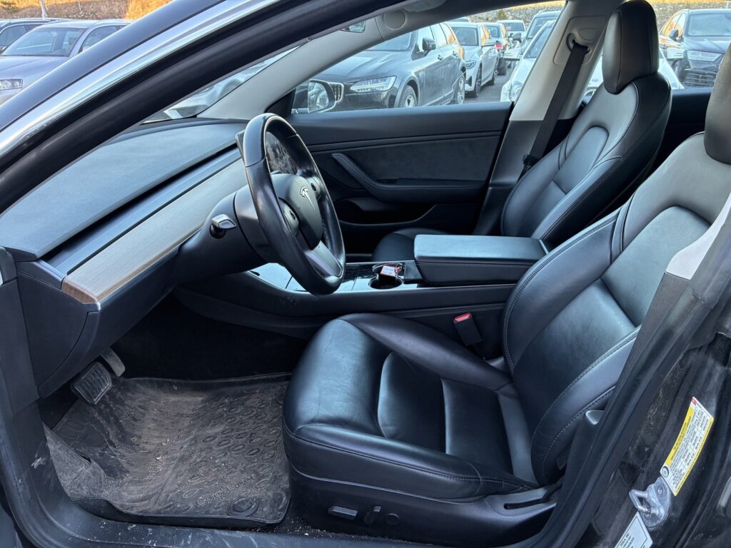 Tesla - Model 3 - Long-Range Dual Motor AWD Tesla - Model 3 - Long-Range Dual Motor AWD - Sedan