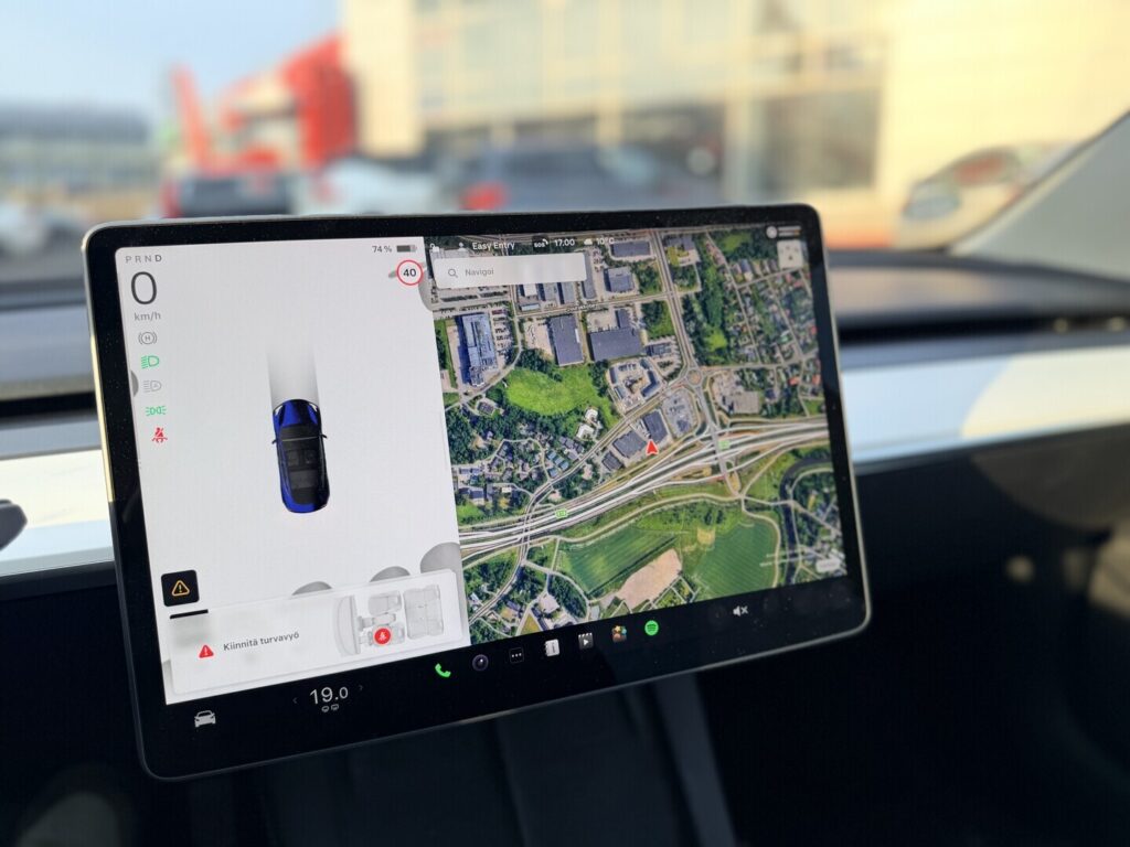 Tesla - Model 3 - Long Range Tesla - Model 3 - Long Range - Sedan