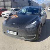 Tesla - Model Y - Long Range AWD / Premium Audio / Lasikatto / Koukku / Lämpöpumppu / Nahat - Maastoauto
