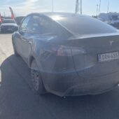 Tesla - Model Y - Long Range AWD / Premium Audio / Lasikatto / Koukku / Lämpöpumppu / Nahat - Maastoauto