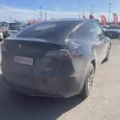 Tesla - Model Y - Long Range AWD / Premium Audio / Lasikatto / Koukku / Lämpöpumppu / Nahat - Maastoauto