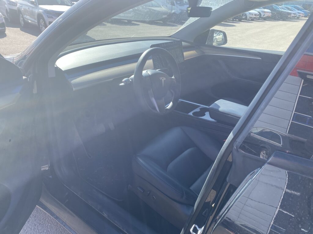 Tesla - Model Y - Long Range AWD / Premium Audio / Lasikatto / Koukku / Lämpöpumppu / Nahat Tesla - Model Y - Long Range AWD / Premium Audio / Lasikatto / Koukku / Lämpöpumppu / Nahat - Maastoauto