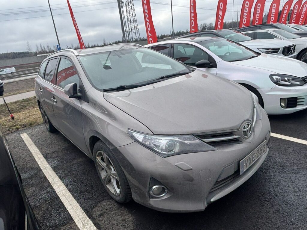 Toyota - Auris - Touring Sports 1,6 Valvematic Comfort - Farmari