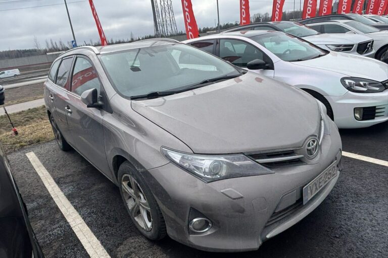 Toyota - Auris - Touring Sports 1,6 Valvematic Comfort - Farmari