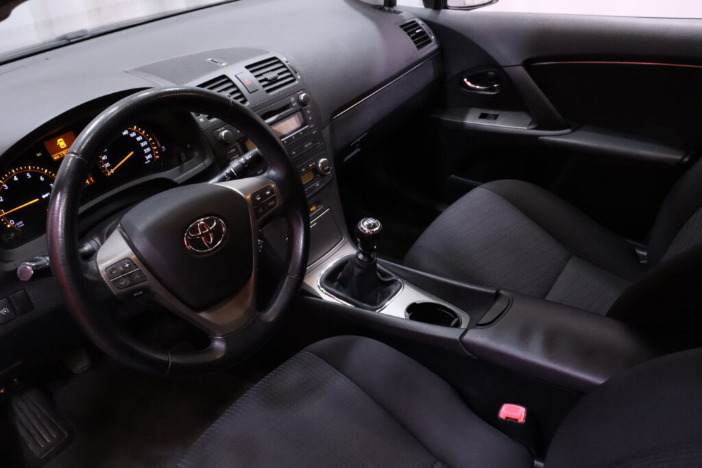 Toyota - Avensis - 1,8 Valvematic Linea Sol Wagon Business // Juuri katsastettu / Edullista ajoa / Vakionopeudensäädin / / Toyota - Avensis - 1,8 Valvematic Linea Sol Wagon Business // Juuri katsastettu / Edullista ajoa / Vakionopeudensäädin / / - Farmari