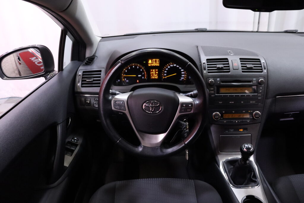 tuotekuva-Toyota-Avensis-YII-763-2026-03-25-151603-15 tuotekuva-Toyota-Avensis-YII-763-2026-03-25-151603-15