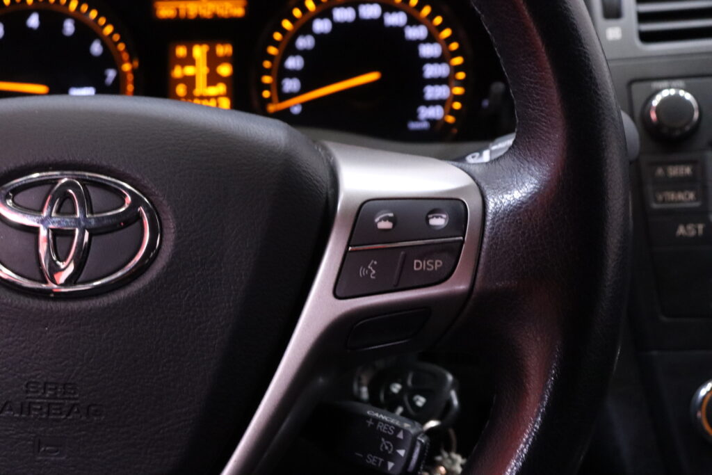 tuotekuva-Toyota-Avensis-YII-763-2026-03-25-151603-17 tuotekuva-Toyota-Avensis-YII-763-2026-03-25-151603-17