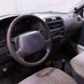 Toyota - Hiace - 2,5 D-4D 90 4ov // Myydään huutokaupat.com / - Pakettiauto