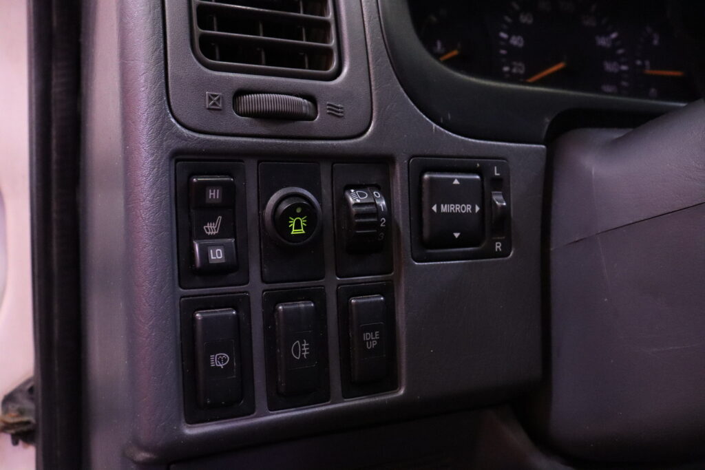 tuotekuva-Toyota-Hiace-XRG-173-2026-03-19-103124-15 tuotekuva-Toyota-Hiace-XRG-173-2026-03-19-103124-15