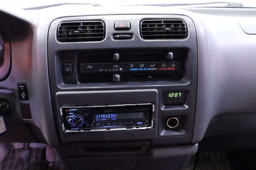 tuotekuva-Toyota-Hiace-XRG-173-2026-03-19-103124-18 tuotekuva-Toyota-Hiace-XRG-173-2026-03-19-103124-18